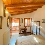 Casa Nel Centro Storico Di Hébergement de vacances Borno