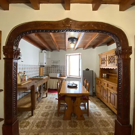 Casa Nel Centro Storico Di Casa de Férias Borno
