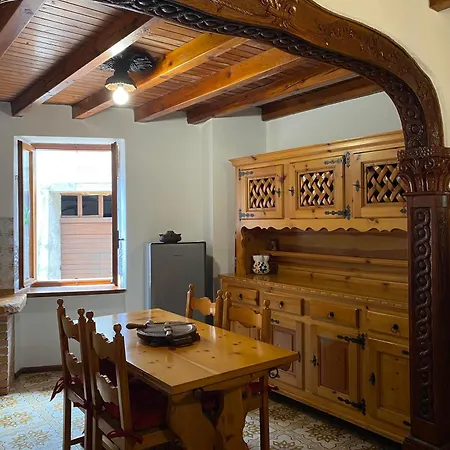 Casa Nel Centro Storico Di * Borno