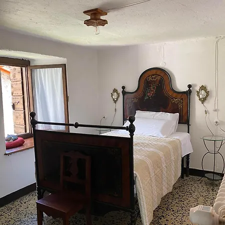 Casa Nel Centro Storico Di * Borno
